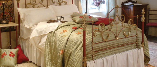Red Tangier Bed – TANR1