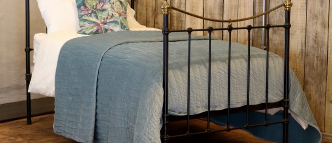 Black Curved Top Rail Victorian Single Antique Bed MS45