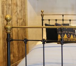 Black-Straight-Top-Rail-Antique-Single-Bed-MS50