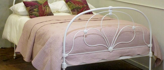 Cream Cast Iron Bedstead in White MD114