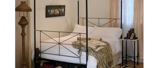 Campaign Four Poster Bed – CAM1