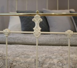 Double-Cream-Antique-Bed-MD98