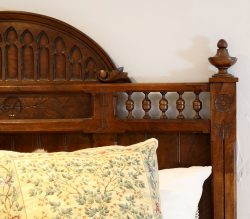 Wooden-Single-Gothic-Style-Antique-Bed-WS12