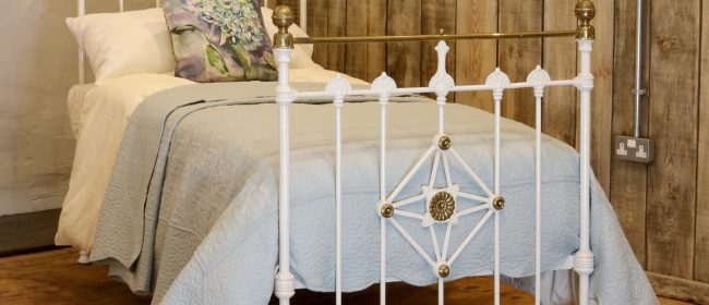Antique White Decorative Brass and Iron Victorian Single Bedstead MS48