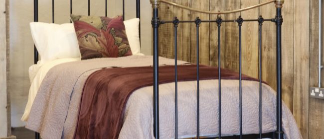 Black Curved Top Rail Victorian Single Antique Bed MS49